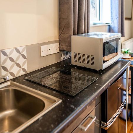 Roger Ground Guest House - With Onsite Car Parking Windermere Eksteriør bilde