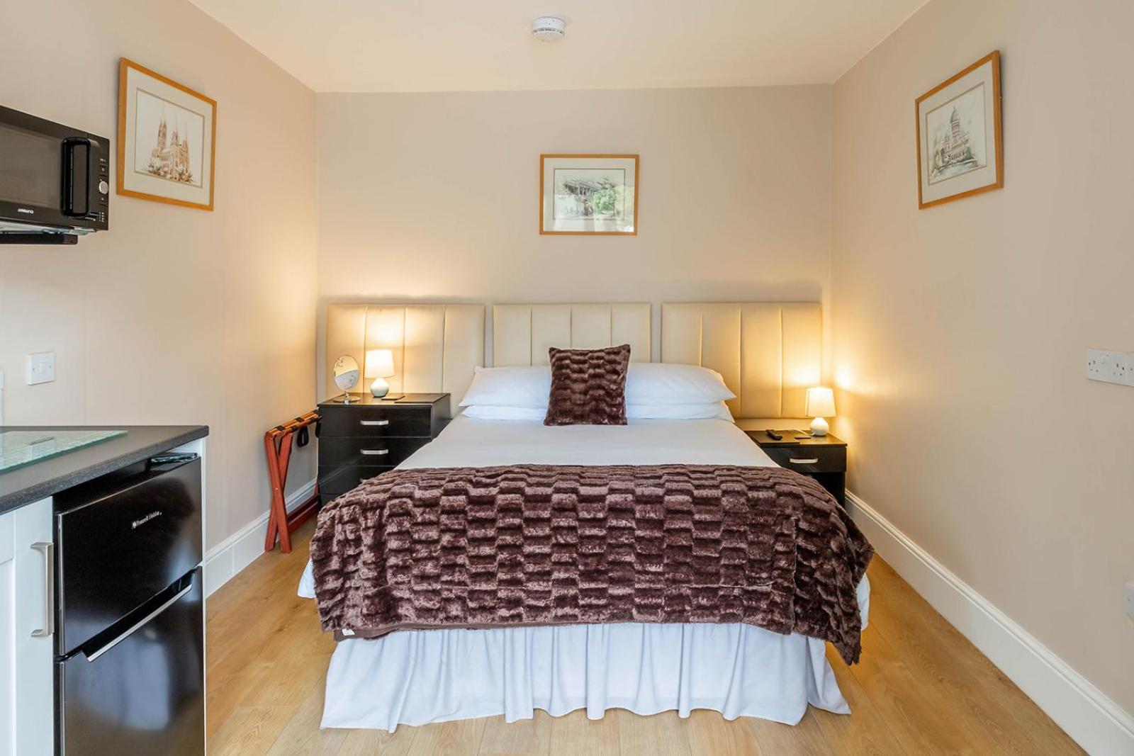 Roger Ground Guest House - With Onsite Car Parking Windermere Eksteriør bilde