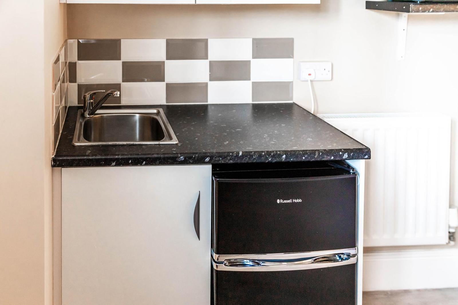 Roger Ground Guest House - With Onsite Car Parking Windermere Eksteriør bilde