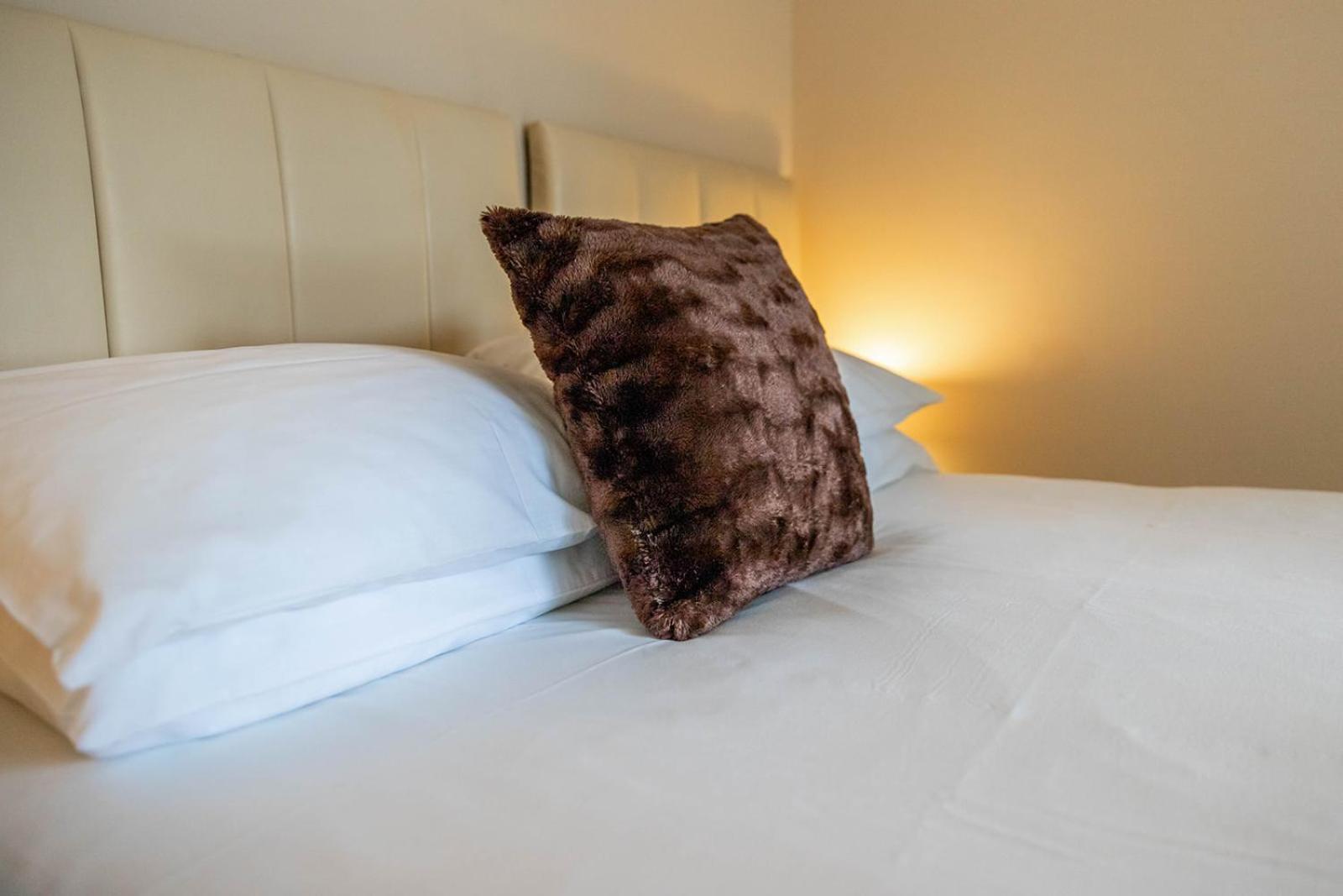 Roger Ground Guest House - With Onsite Car Parking Windermere Eksteriør bilde