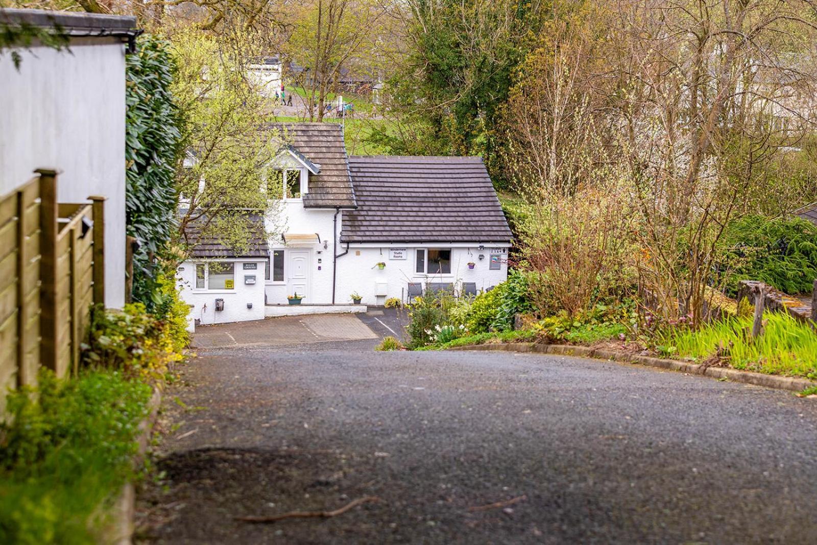 Roger Ground Guest House - With Onsite Car Parking Windermere Eksteriør bilde