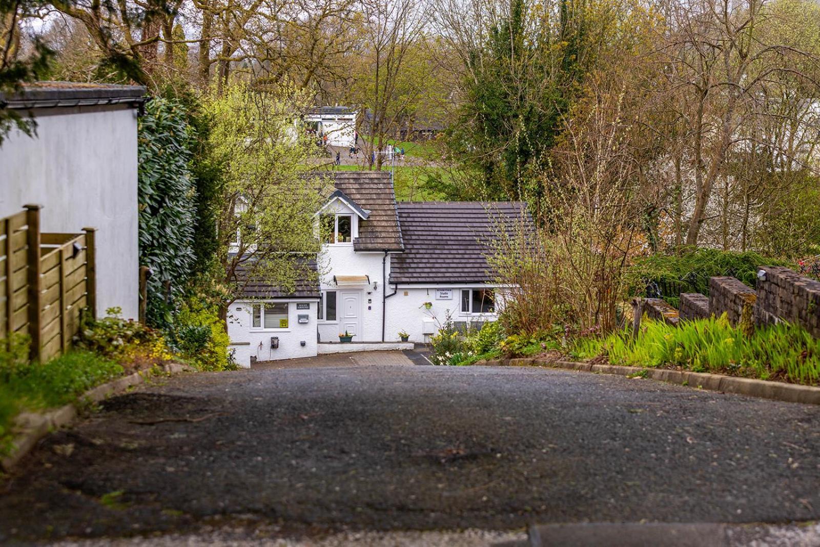 Roger Ground Guest House - With Onsite Car Parking Windermere Eksteriør bilde