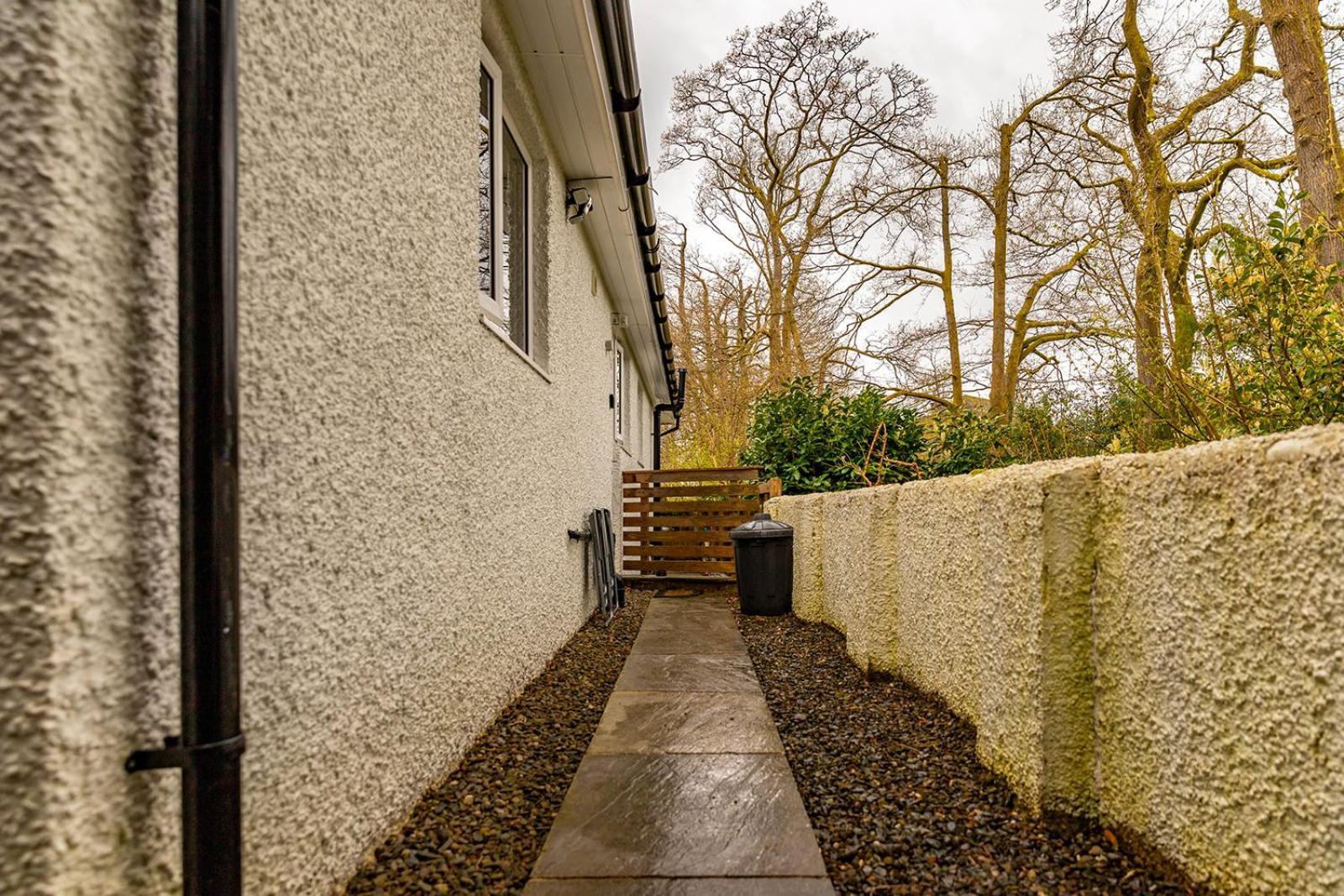 Roger Ground Guest House - With Onsite Car Parking Windermere Eksteriør bilde