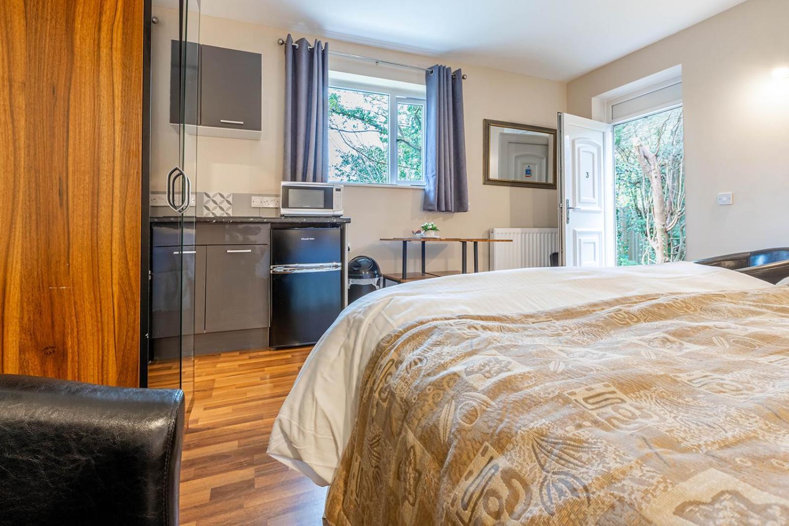 Roger Ground Guest House - With Onsite Car Parking Windermere Eksteriør bilde